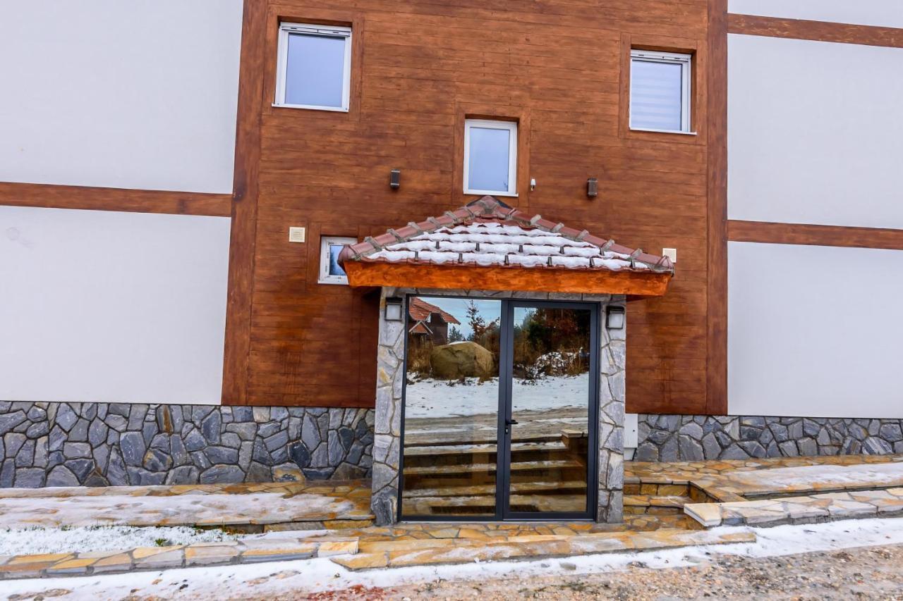 Apartmani “Lazar” I “Lena” كوباونيك المظهر الخارجي الصورة